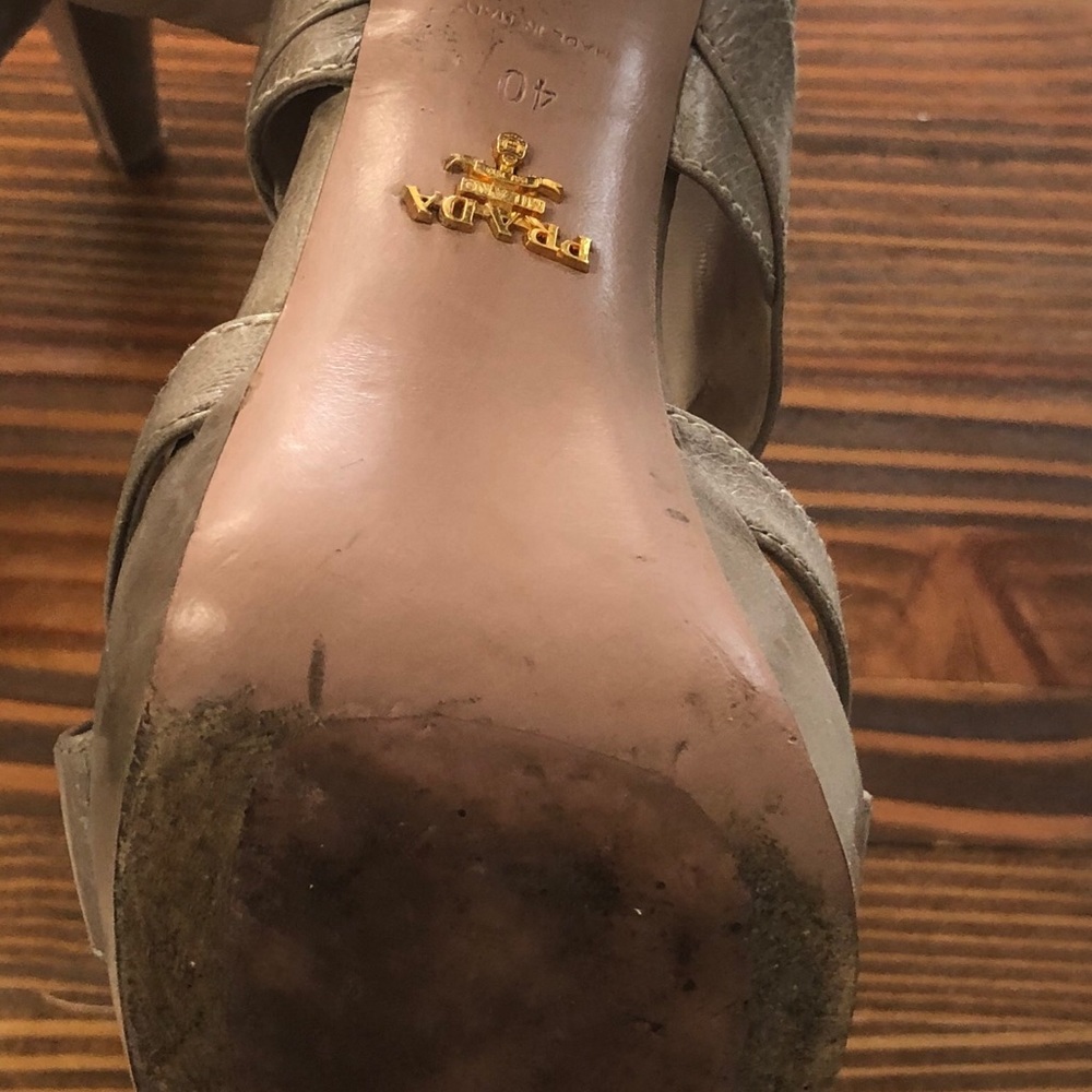 Shoes - Picture 6 of 8